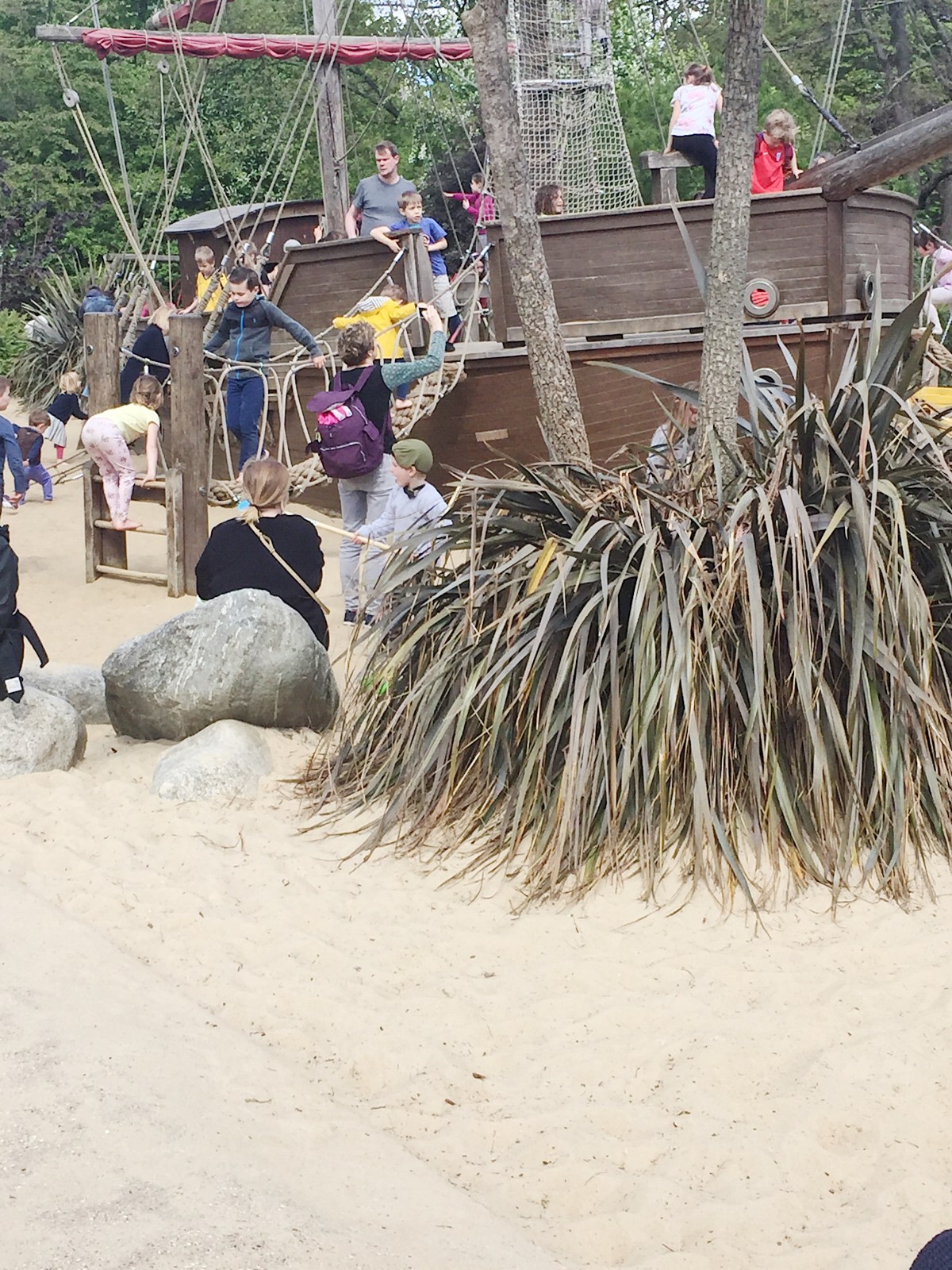 2C8D5CEF-9670-421A-95F4-5F92E049CE0A